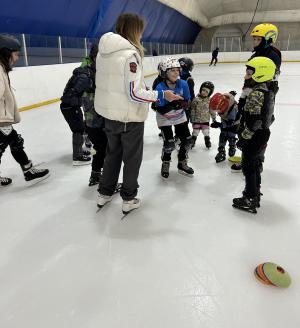 Как научиться кататься на коньках.